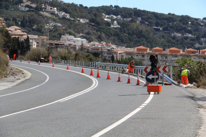 La Junta contrata por 1,8 millones de euros la instalacin de barreras protectoras para motoristas en carreteras de Granada